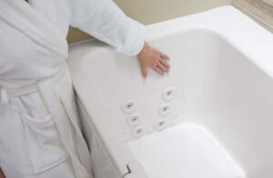 KOHLER-walk-in-bath-img-design